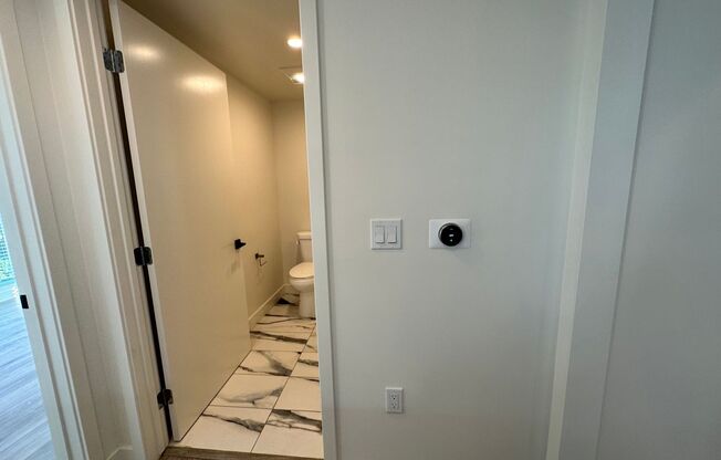 1 bed, 1 bath, 650 sqft, $3,200, Unit 403