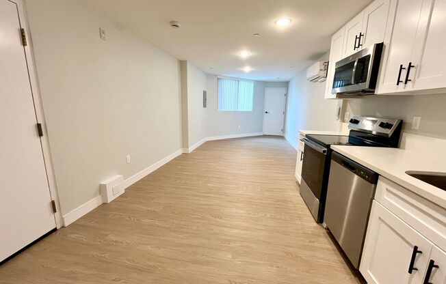 Studio, 1 bath, 600 sqft, $2,998, Unit 106