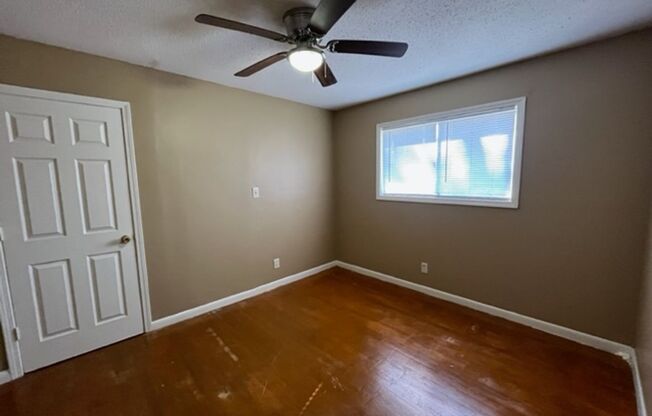 3 beds, 1 bath, $1,349