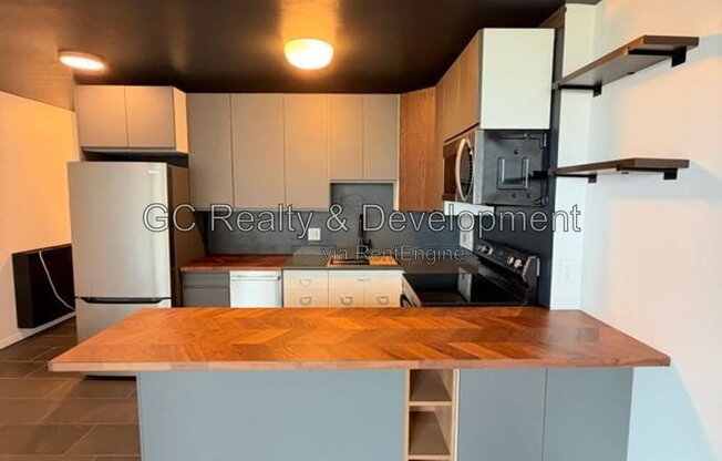 Studio, 1 bath, 500 sqft, $2,400, Unit 901