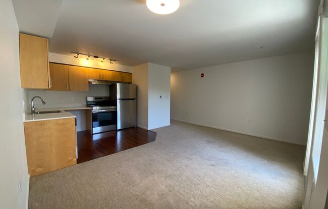 1 bed, 1 bath, 655 sqft, $2,195, Unit 2401-A