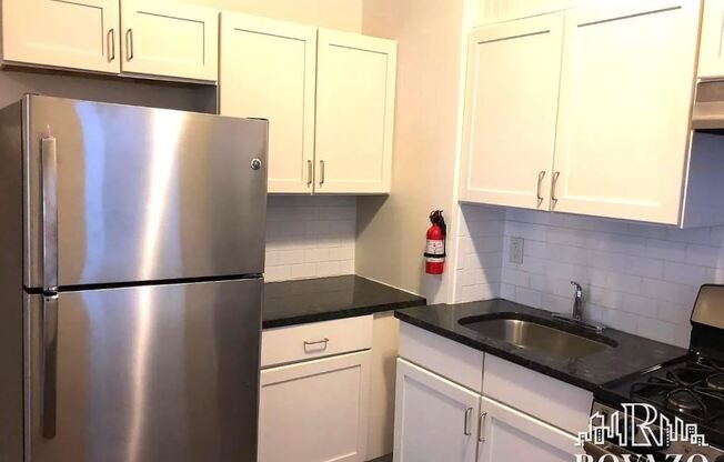 211 Summer Ave Apt 4