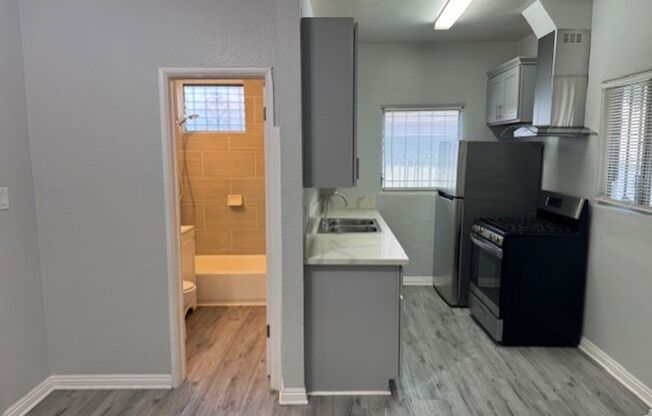 3 beds, 1 bath, 1,075 sqft, $2,495, Unit 2028-A