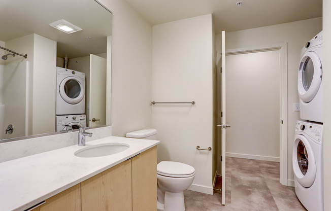 2 beds, 1 bath, 881 sqft, $3,050, Unit 416