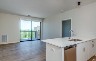 2 beds, 2 baths, 1,067 sqft, $1,900, Unit 424