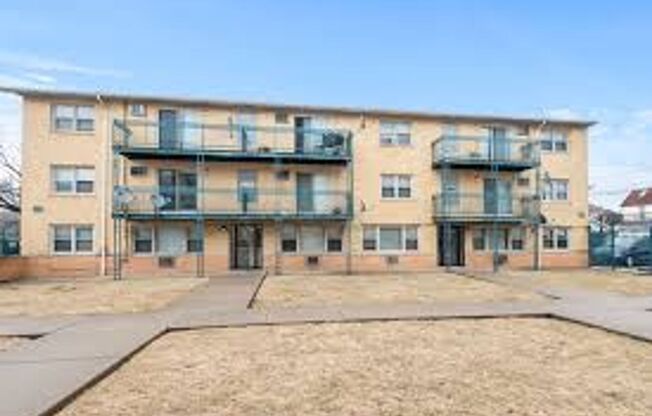 3731-3733 W 63rd (West Lawn)