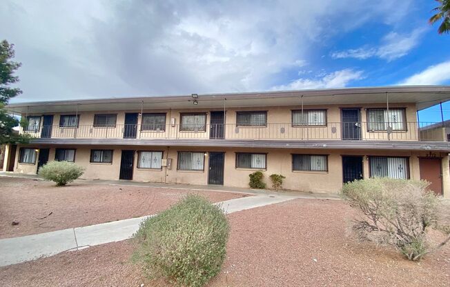 ADORABLE 1 BEDROOM 1 BATHROOM CONDO!
