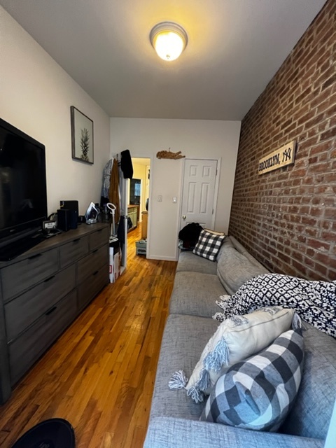 2 beds, 1 bath, $3,450, Unit 2R