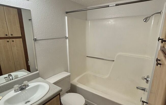 1 bed, 1 bath, 527 sqft, $710