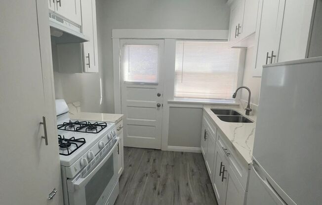 Studio, 1 bath, $1,375, Unit G