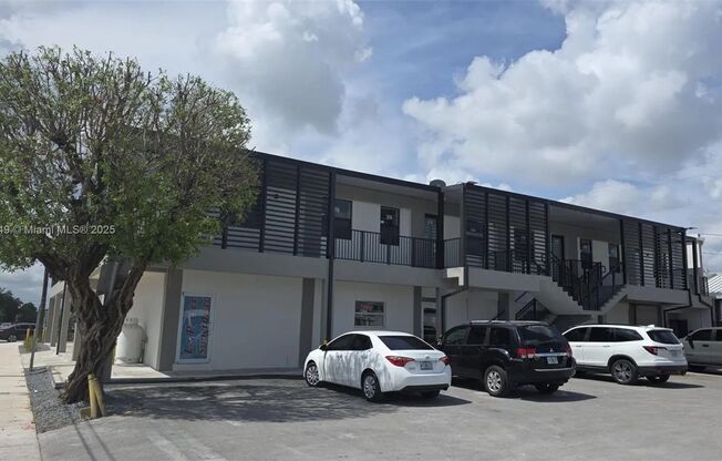 PRIVATE ONE BEDROOM PLUS DEN – BOUTIQUE 8-UNIT COMMUNITY