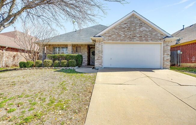 Beautiflly Furnished 3 bed, 2 Bath Home in Oakmont Meadows- 76132