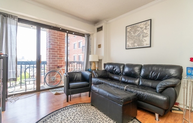 2 beds, 1.5 baths, 800 sqft, $3,250, Unit 516