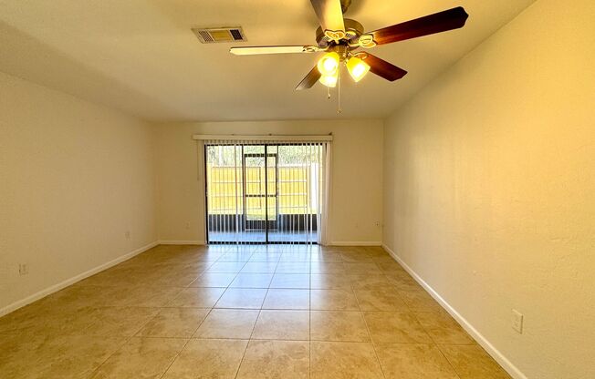 Spacious Townhome - Internet - Casablanca East!