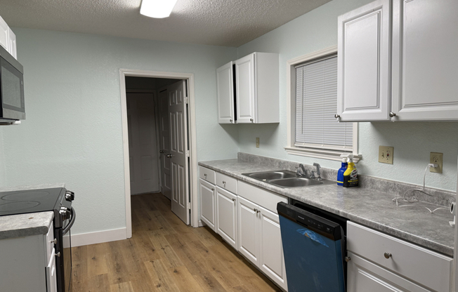 2543 E ANN ARBOR AVE