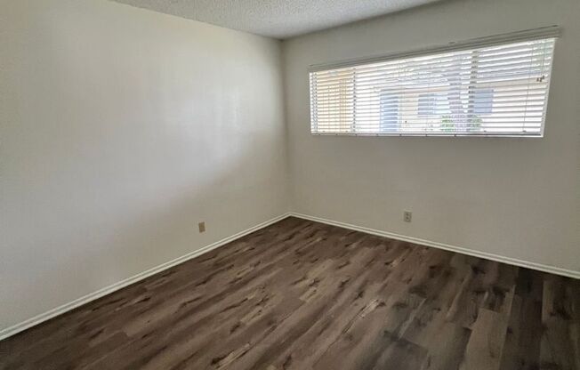 2 beds, 1 bath, $2,295