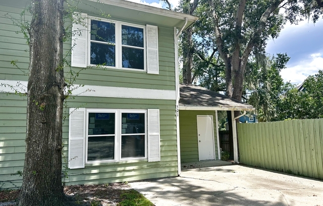 501 YELLOWWOOD CT