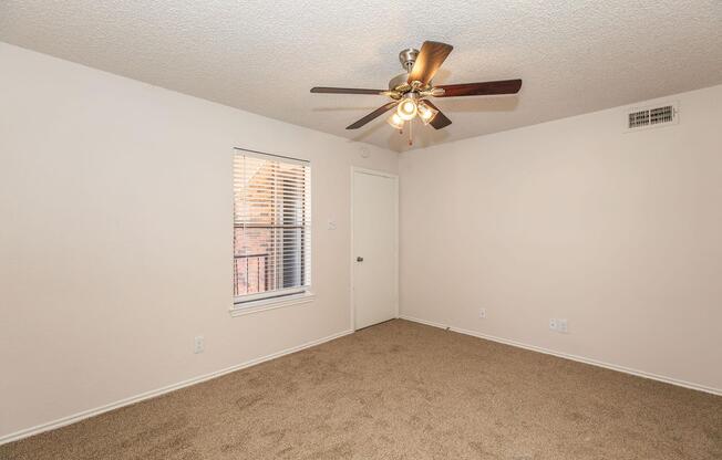 2 beds, 2 baths, 899 sqft, $1,189