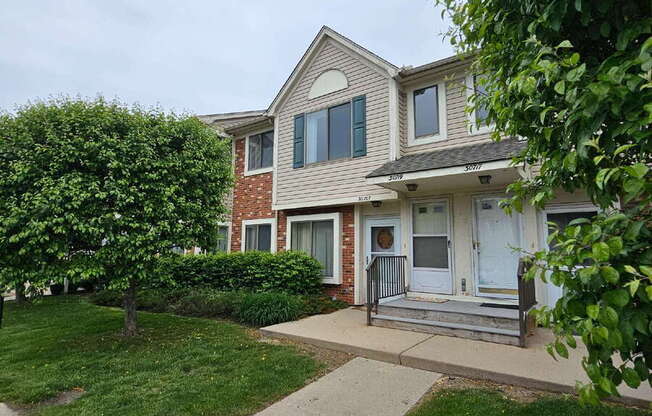 30719 HIDDEN PNES LN