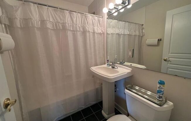 2 beds, 2 baths, $2,400