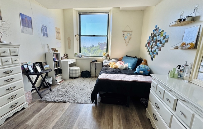 2 beds, 1 bath, 736 sqft, $3,700, Unit 6B