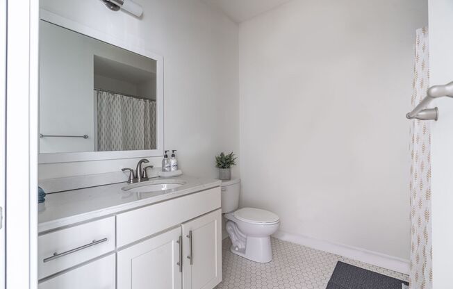 Studio, 1 bath, 337 sqft, $1,960, Unit 217