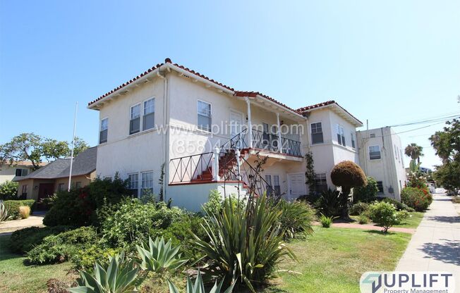 $500 off MOVE IN NOW! University Heights historic 1 bed downstairs end unit!