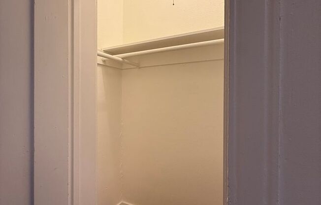 Studio, 1 bath, 450 sqft, $1,395, Unit Unit 104