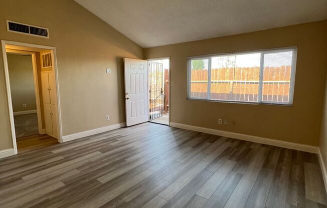 2 beds, 1 bath, 875 sqft, $1,400, Unit D