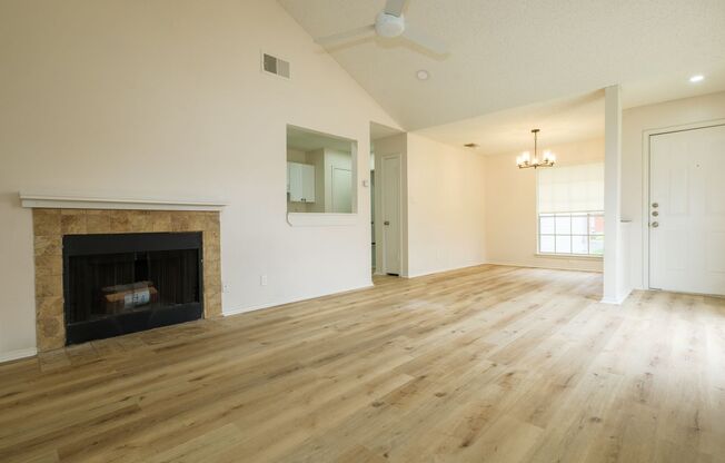 Woodlake ~ 2 Bedroom Duplex