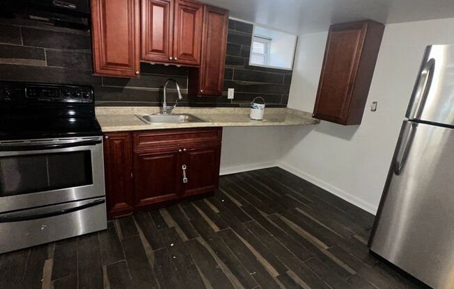 2 beds, 1 bath, $1,200