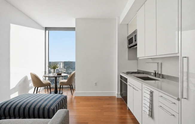 Studio, 1 bath, 385 sqft, $5,000, Unit 2412
