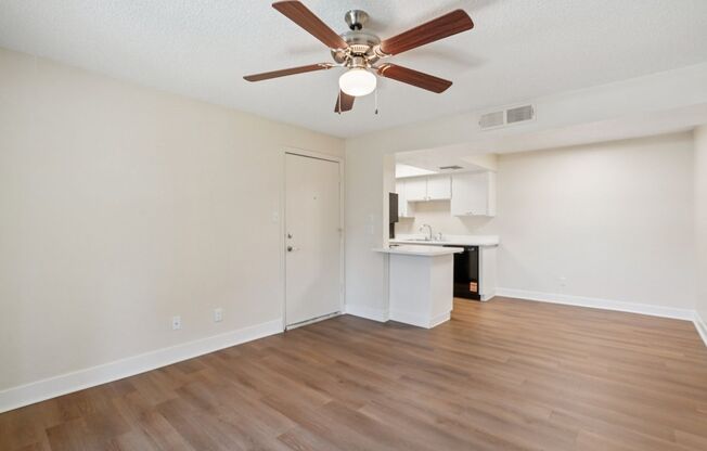 1 bed, 1 bath, 605 sqft, $1,225, Unit 1016