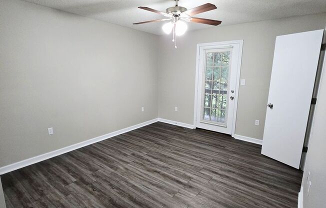 2 beds, 1.5 baths, 1,076 sqft, $1,429, Unit 056