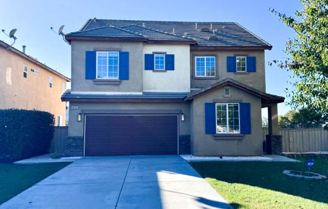 5 Bedroom 3.5 Bathroom home located in RedHawk available NOW for LEASE!