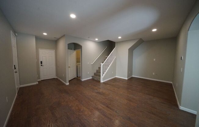 3 beds, 2.5 baths, $1,695, Unit Parcel #: 123-30-510-105