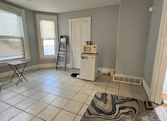 3 beds, 1 bath, 1,000 sqft, $2,500, Unit 1