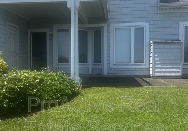 9468 BAY FRONT DR