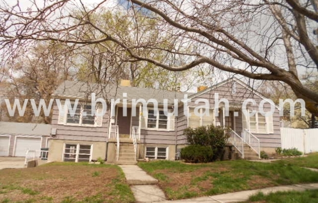 122 1/2 GIRARD AVE
