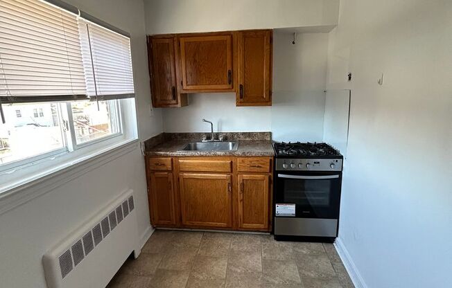 1 bed, 1 bath, 750 sqft, $1,295, Unit D-19