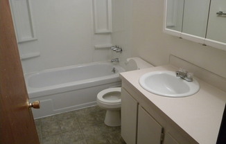 Studio, 1 bath, $995, Unit 10306-20