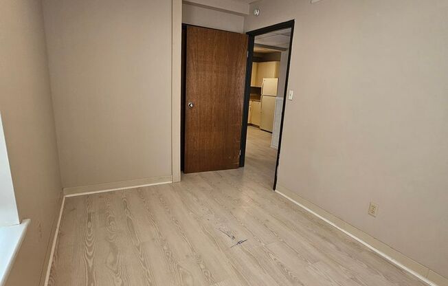 1 bed, 1 bath, 600 sqft, $700, Unit 403