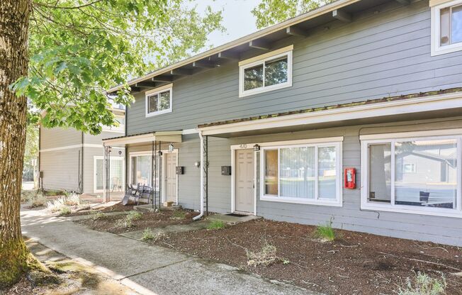 Somerset Townhomes & Apartments