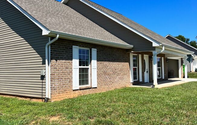 Maryville 37804 - 3 bedroom 2 bath - Call Tom Parry at 865-607-3649