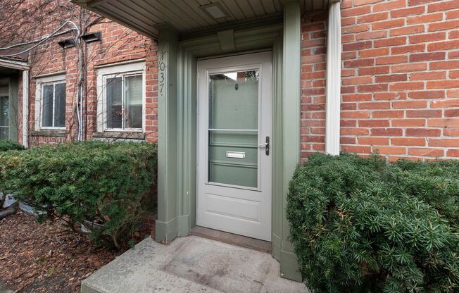 2 beds, 1.5 baths, 1,650 sqft, $2,480, Unit 1037