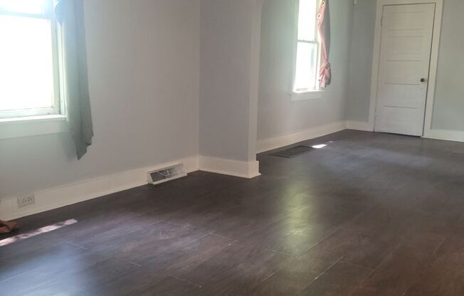 2529 Jarman 3b/1b