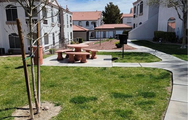 3 beds, 2 baths, $1,445, Unit # 4822