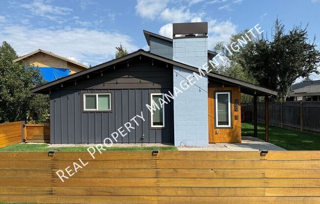 830 NW 12 ST