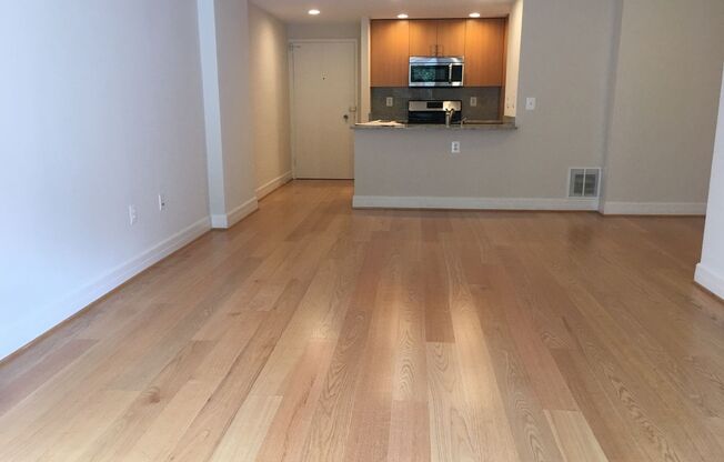 1 bed, 1 bath, 720 sqft, $3,900, Unit 0430