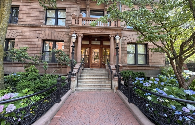 416 Marlborough St 106